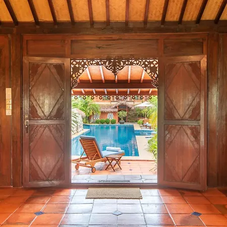 Limasan Villa Langkawi Pantai Cenang  Exterior photo